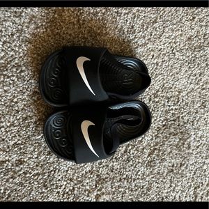 5C Nike Slides